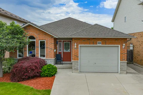100 Chesley St, Hamilton
