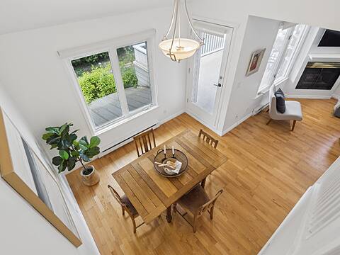 207-1518 Bowser Avenue, North Vancouver
