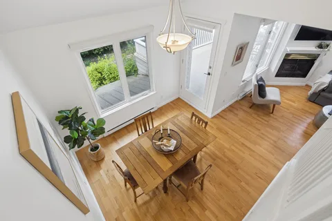 207-1518 Bowser Avenue, North Vancouver