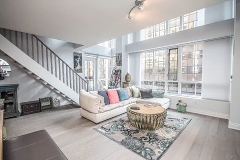 80 Cumberland St #309, Toronto