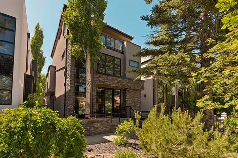 3923 15a Street SW, Calgary