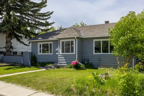 2507 15a Street SW, Calgary
