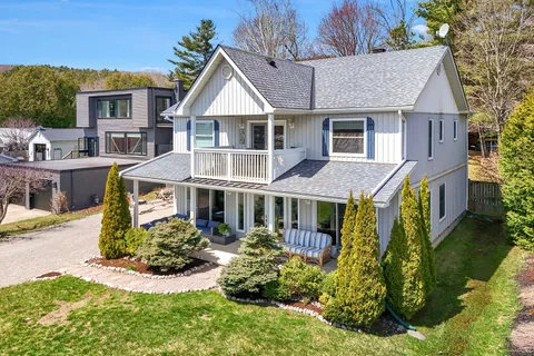604 Champlain Road, Tiny