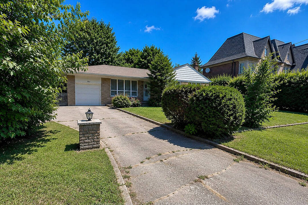 9 Lloydminster Cres, Toronto, Ontario