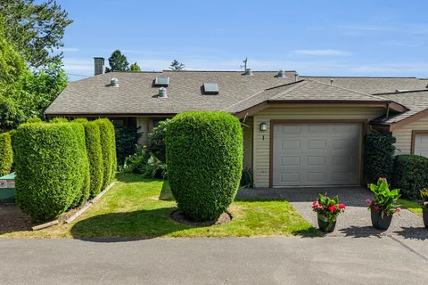 1-1144 Verdier Avenue, Central Saanich
