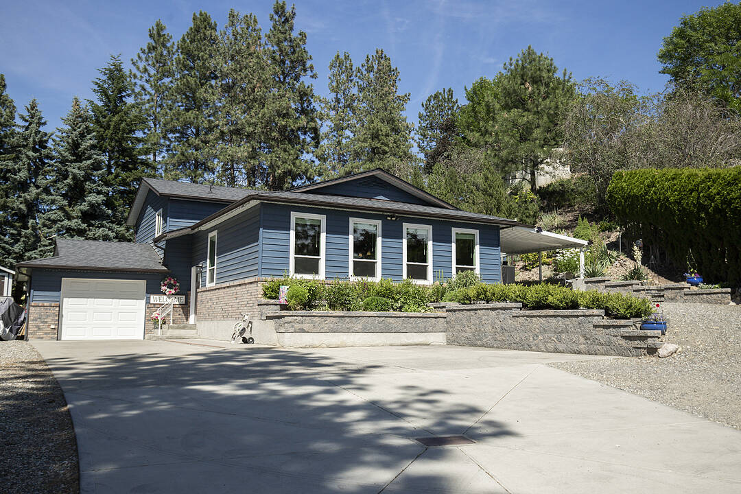 1077 Cascade Place, Kelowna, British Columbia