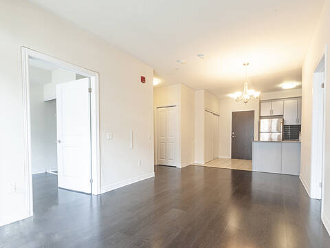 216 Oak Park Blvd #315, Oakville