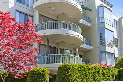 1765 Martin Drive #208, Surrey