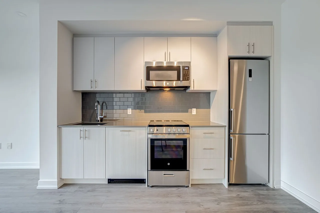 1195 The Queensway Ave #803, Toronto, Ontario