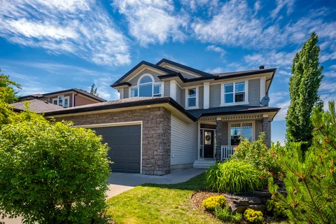124 Valley Creek Crescent NW, Calgary