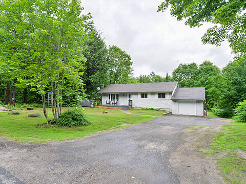 1048 Old Falkenburg Road, Bracebridge