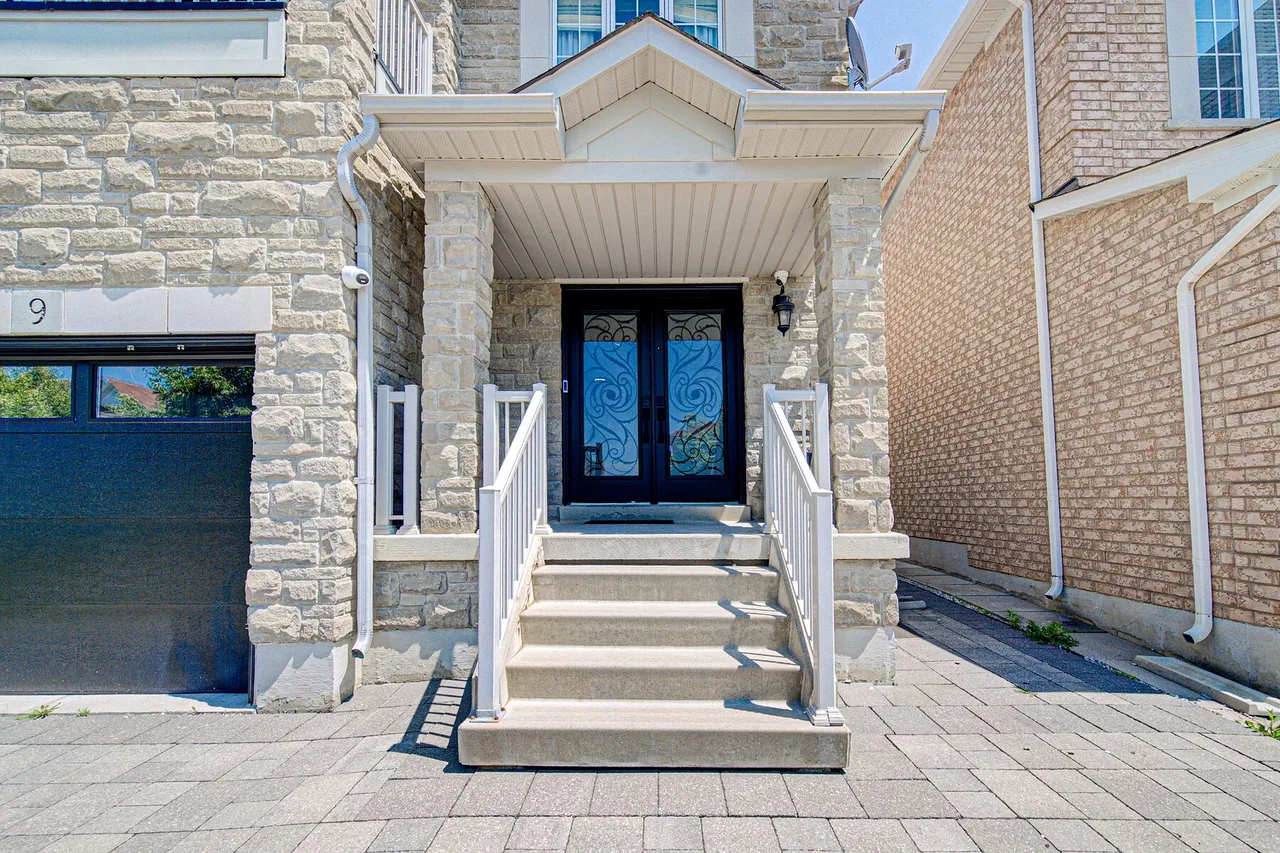 9 Aidan Dr, 旺市, Ontario