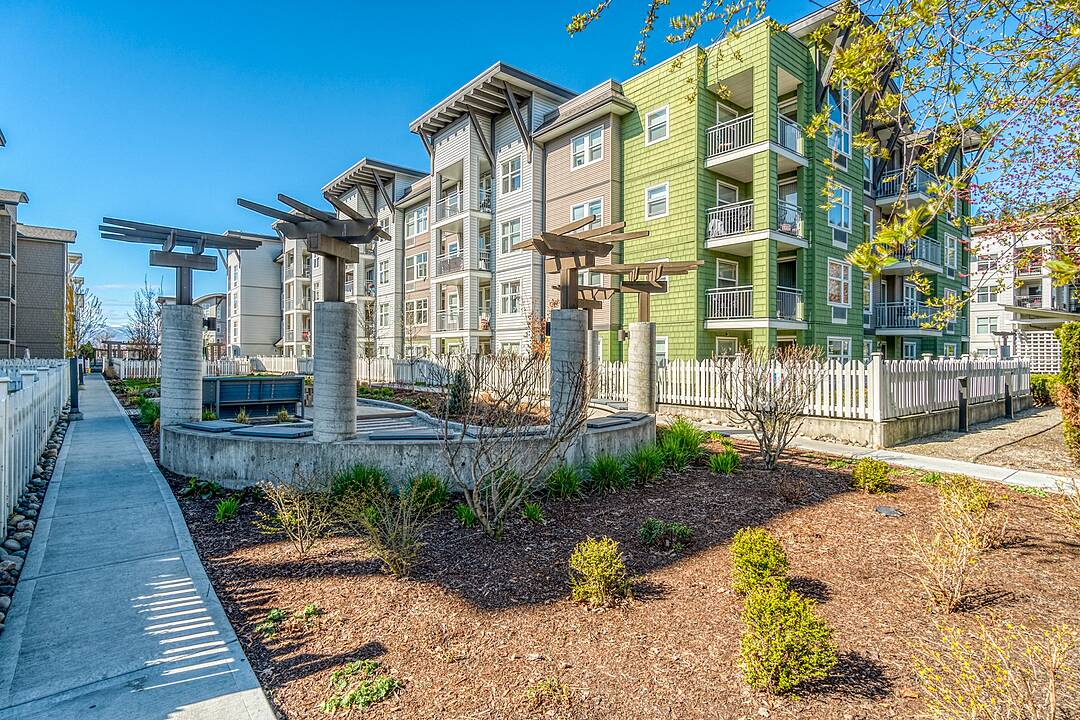 212-539 Yates Road, Kelowna, British Columbia