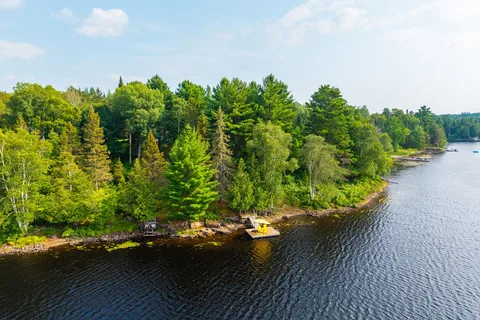 13 Pine Tree Road, Magnetawan