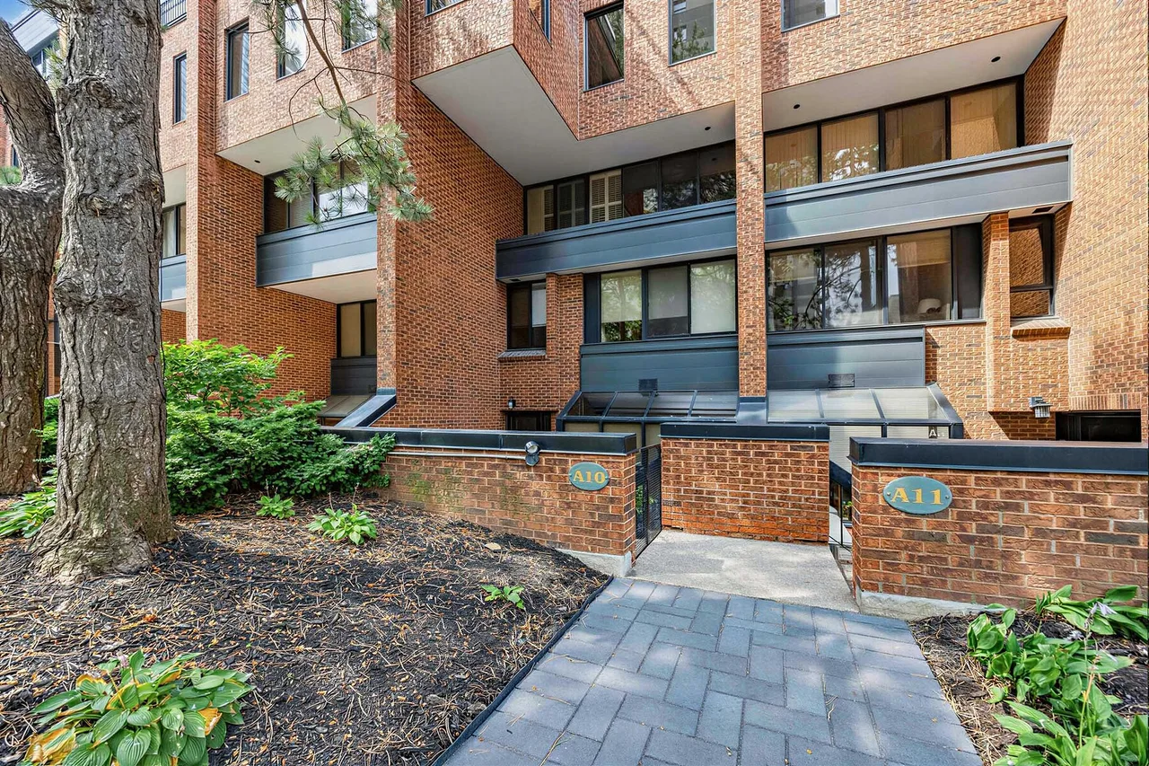 142 Pears Ave #A10, Toronto, Ontario