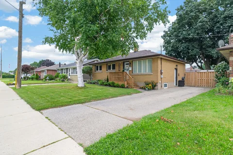 94 Ninth Ave, Brantford