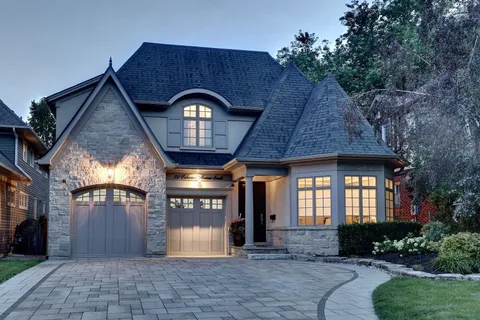 32 Oakwood Ave S, Mississauga
