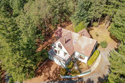 620 Tammy Place, Highlands