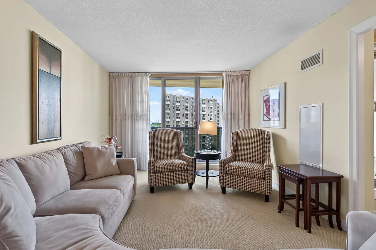 299 Mill Rd #1001, Toronto, Ontario