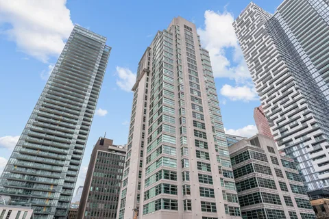 50 Lombard St #1802, Toronto