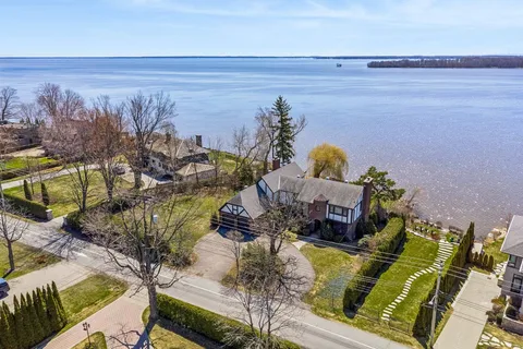 594 Rue Lakeshore, Beaconsfield