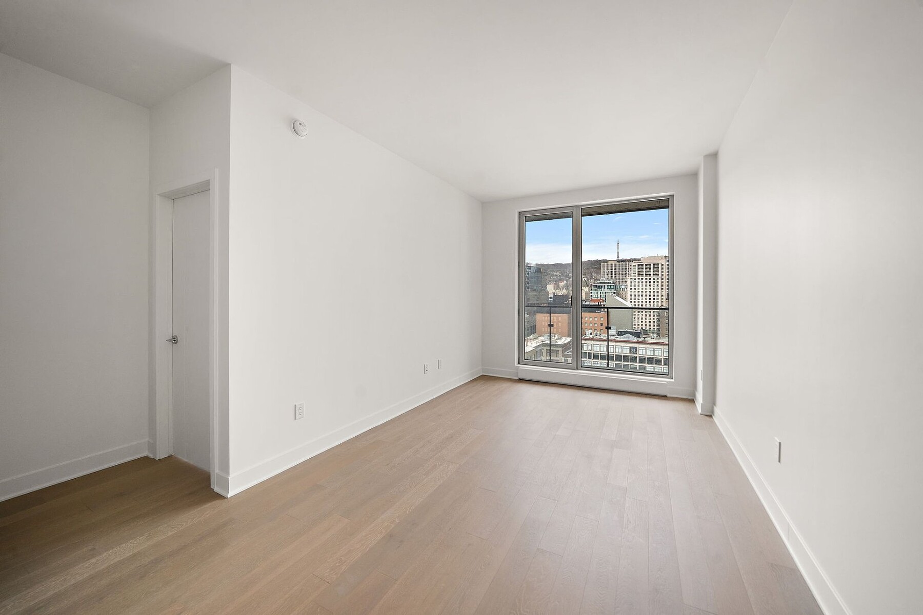 1200 Rue Drummond — photo 1