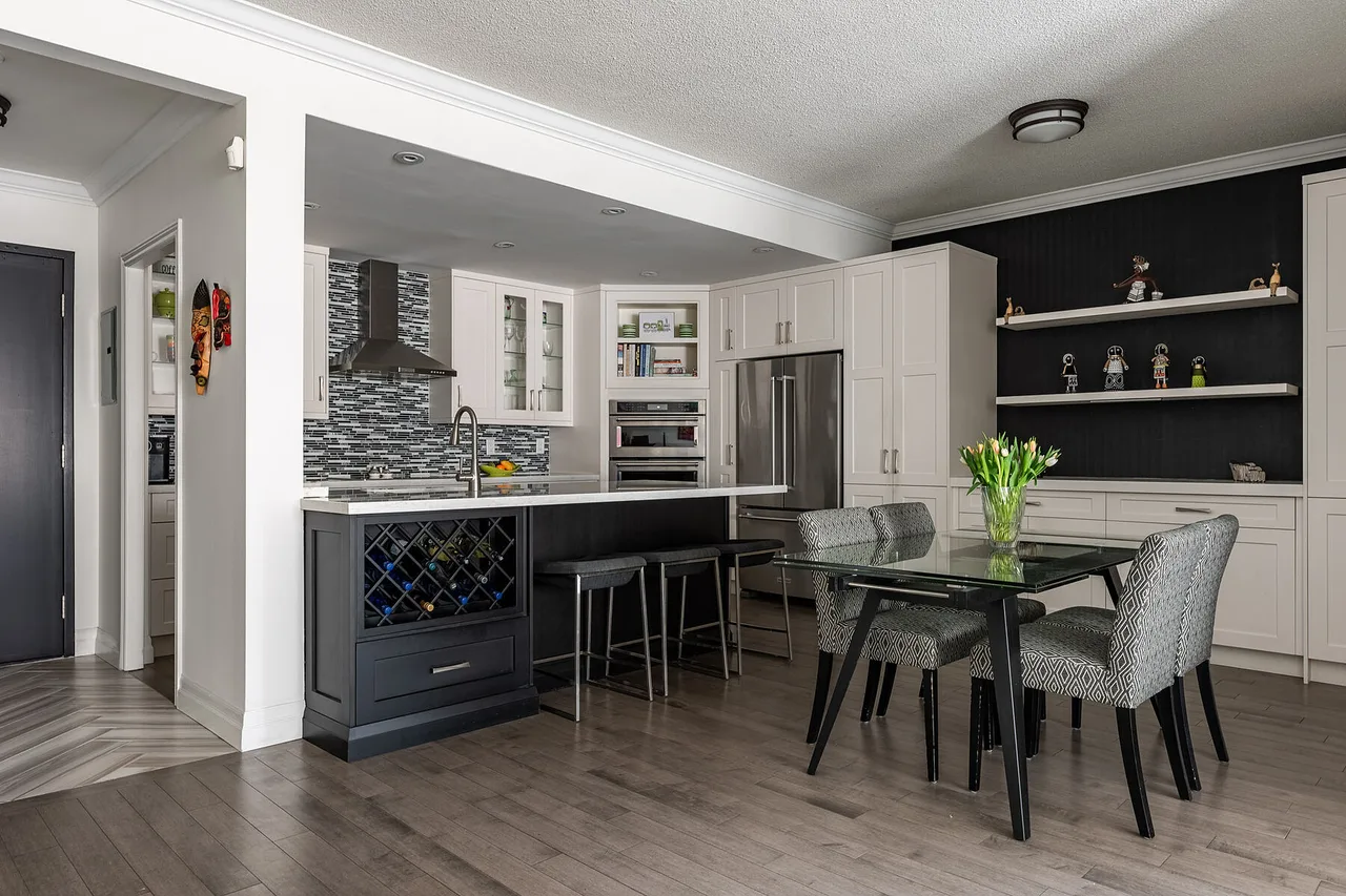 50 Old Mill Rd #105, Oakville, Ontario