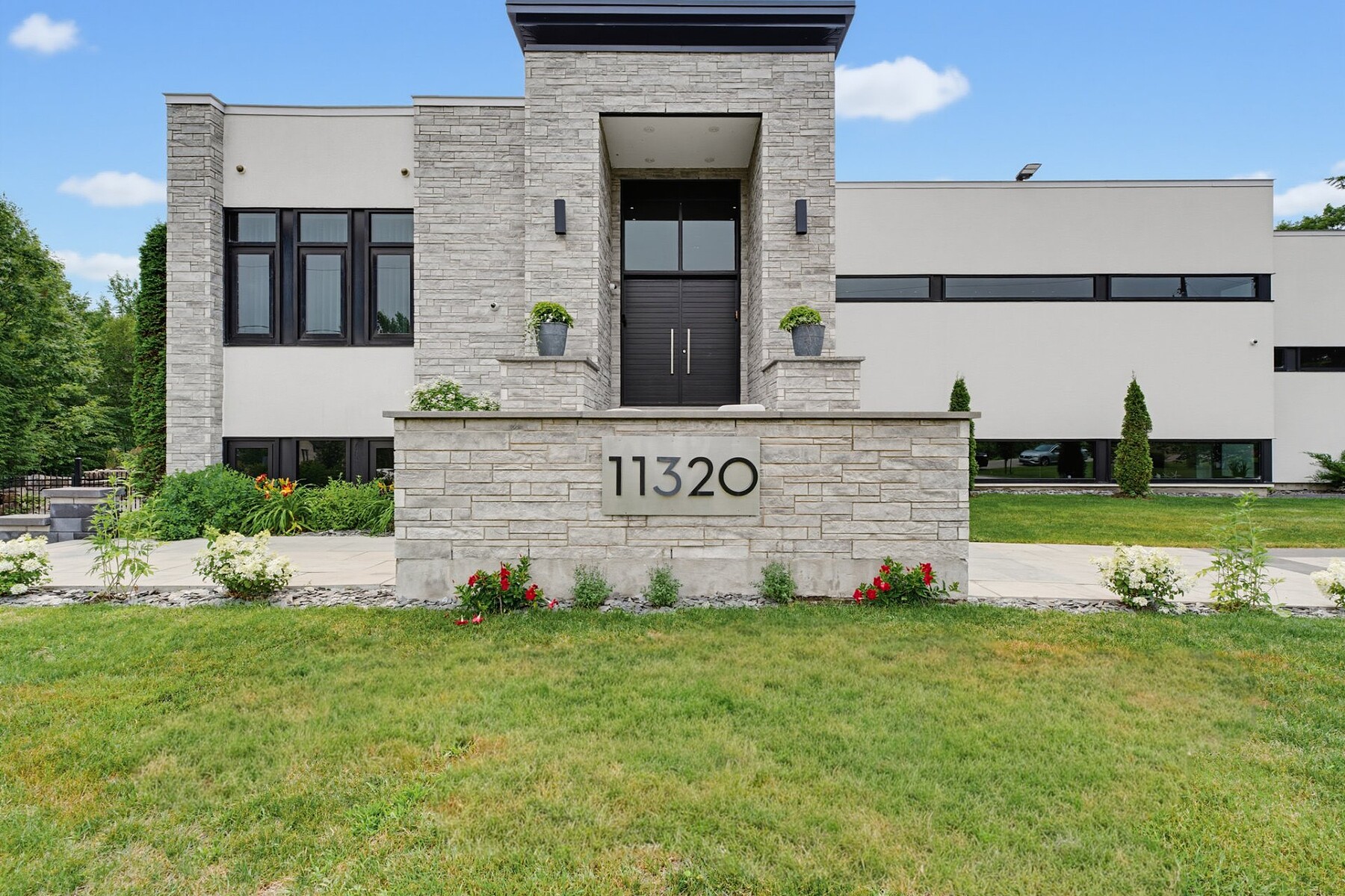 11320 Rue de la Topaze — photo 3