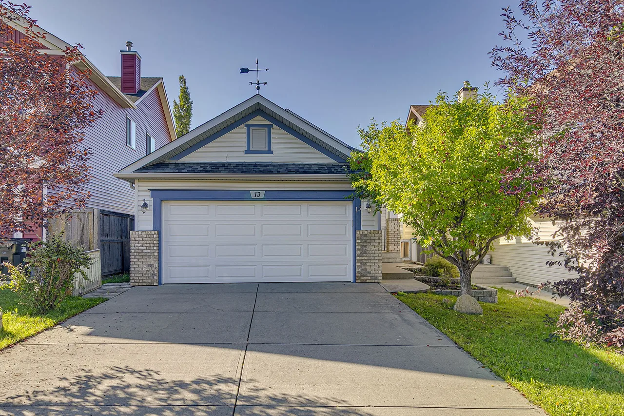 13 Evansbrooke Way NW, Calgary, Alberta