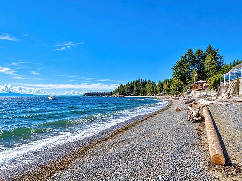 6833 Sunshine Coast Highway, Sechelt