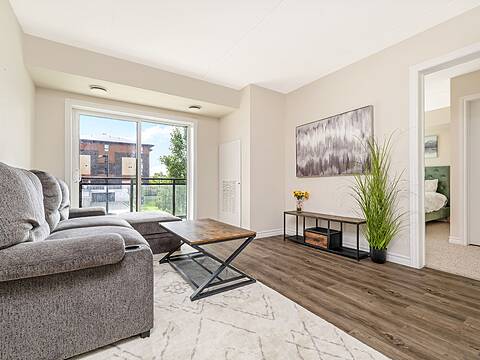 7 Kay Cres #212, Guelph