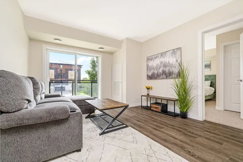 7 Kay Cres #212, Guelph