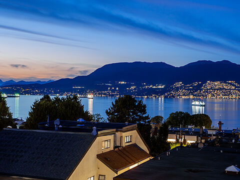 2445 1st Avenue W, Vancouver