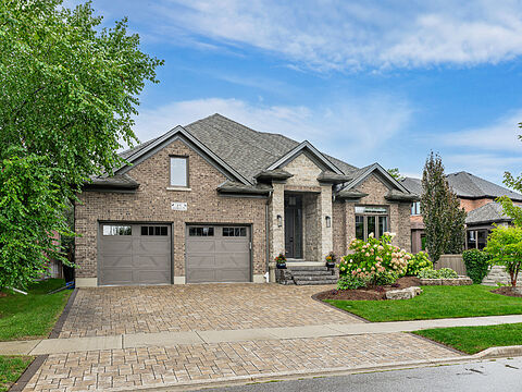 15 Langton Dr, Kitchener