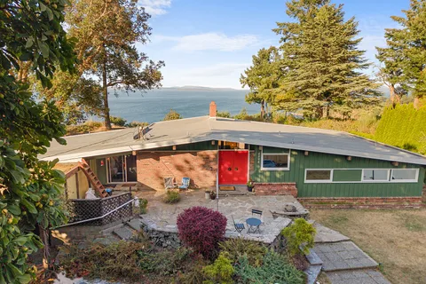 4598 Torquay Drive, Saanich