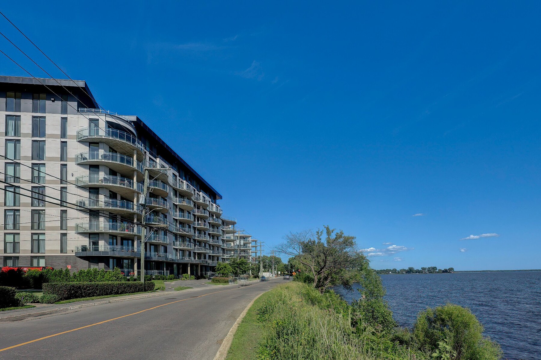 36 Ch. du Bord-du-Lac-Lakeshore — photo 2