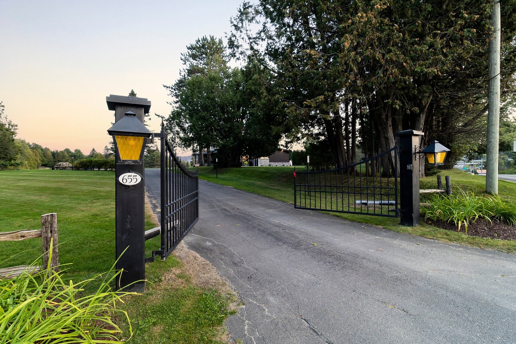 655-685 Ch. Pierre-Péladeau — photo 3