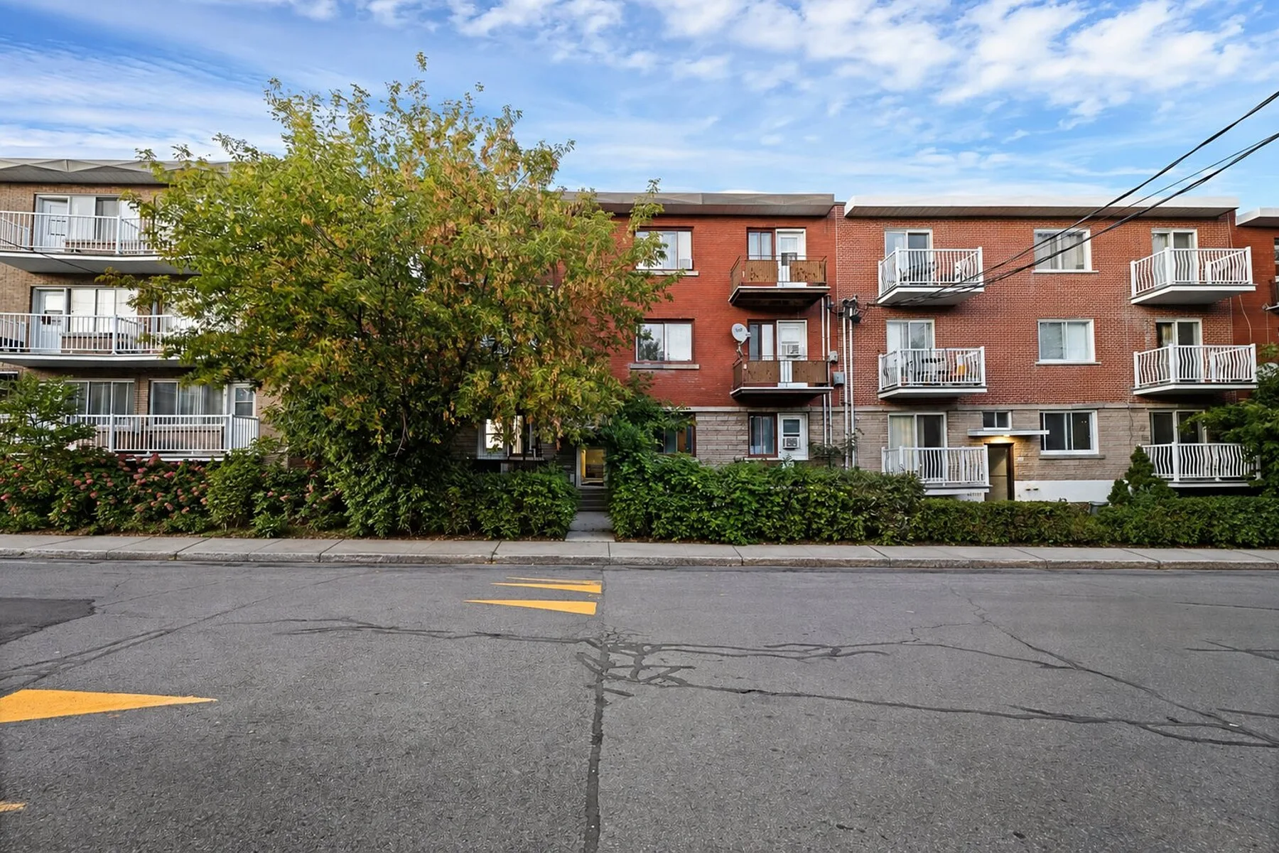 2125 Av. Beaconsfield — photo 2