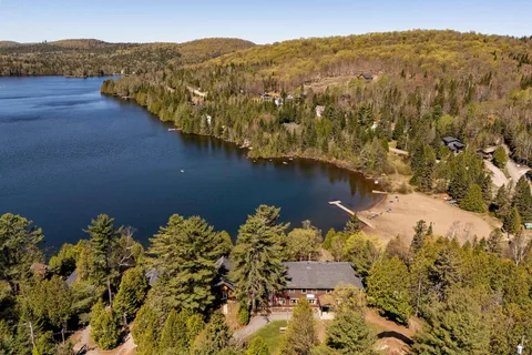 1593 Ch. des Pins, Sainte-Lucie-des-Laurentides