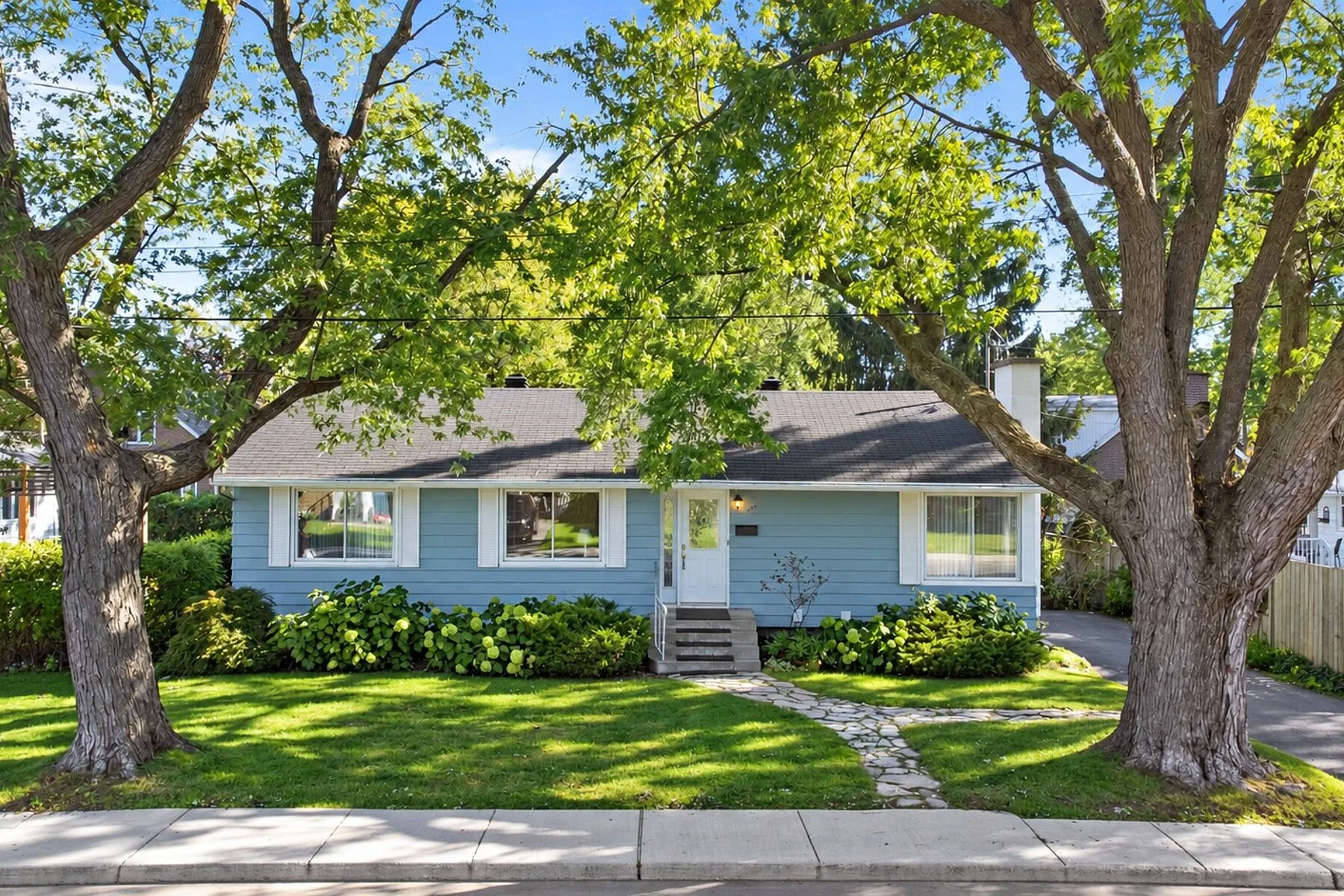 440 Av. Courtland — photo 1