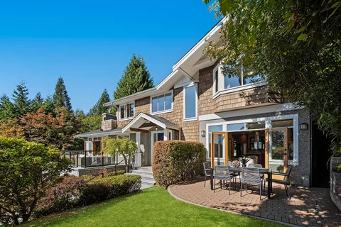4812 Skyline Drive, North Vancouver