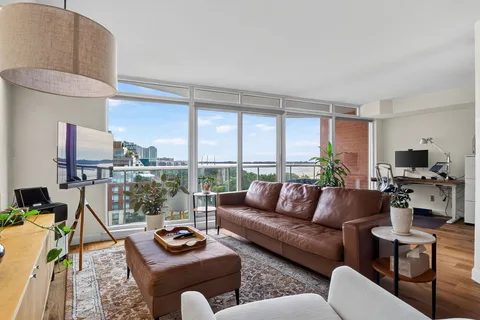 550 Queens Quay W #906, Toronto