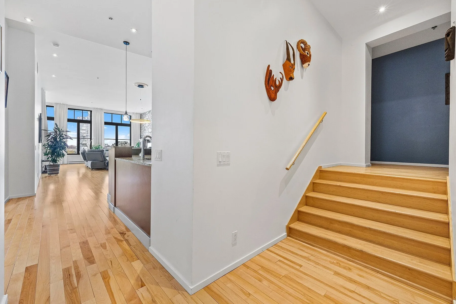 64 Rue St-Paul O. — photo 3