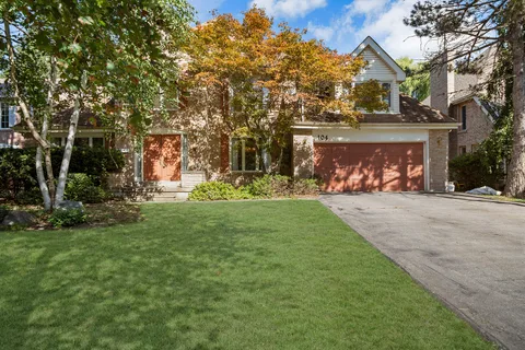 104 Cambridge Cres, Richmond Hill