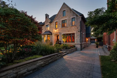 50 Queen Marys Dr, Toronto