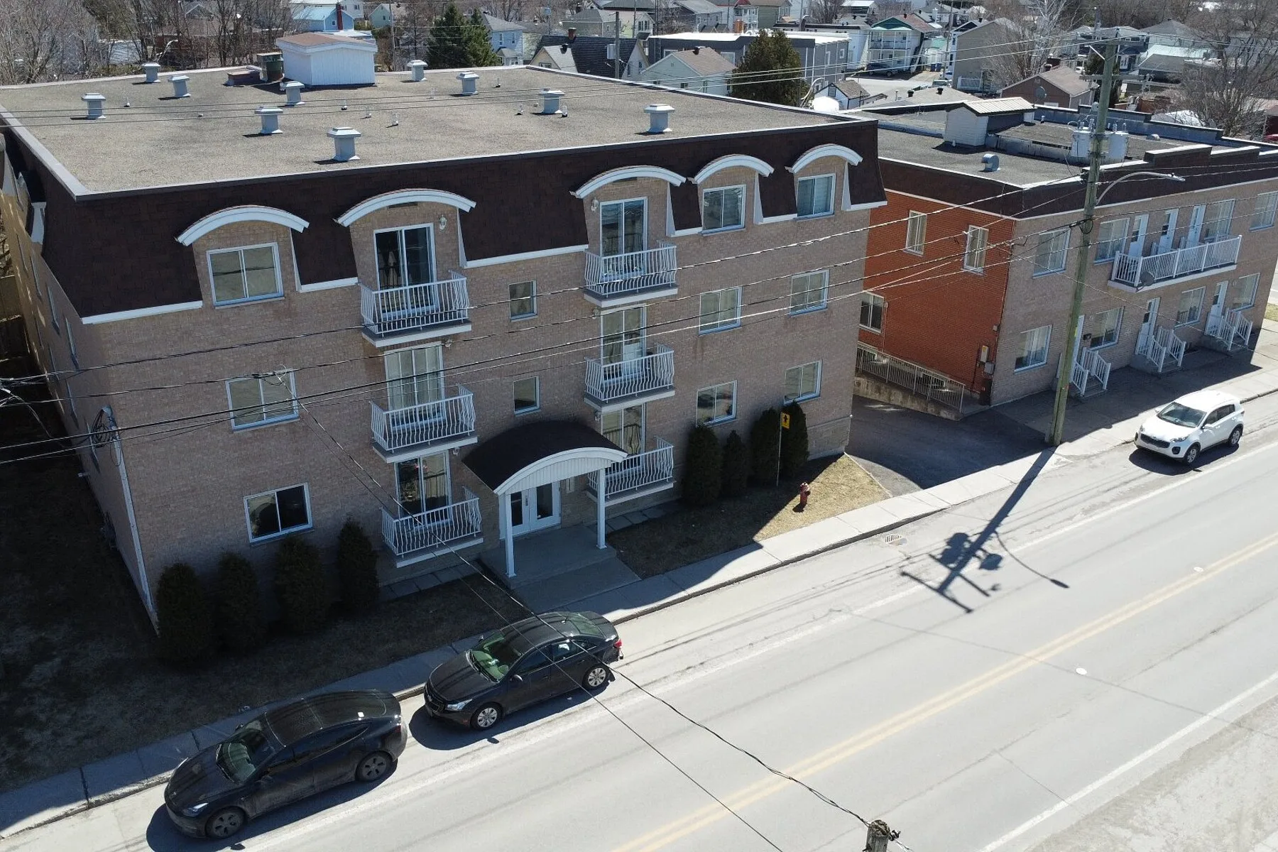 183-195 Av. d'Argenteuil — photo 1