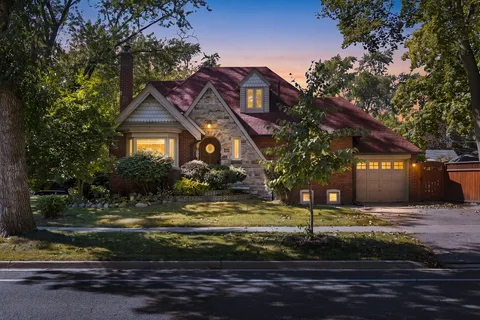 1048 Royal York Rd, Toronto