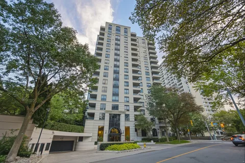38 Avoca Ave #PH3, Toronto
