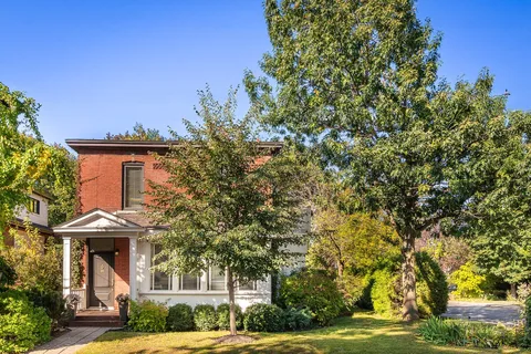 109 Rue du Prince-Arthur, Saint-Lambert