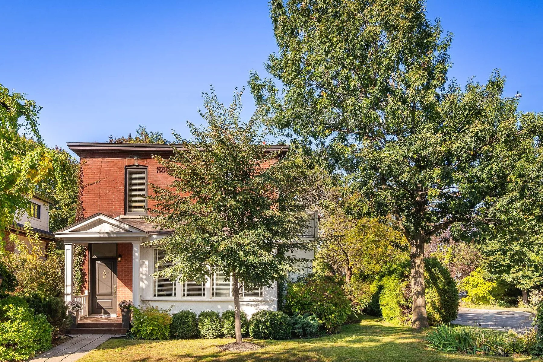 109 Rue du Prince-Arthur — photo 1